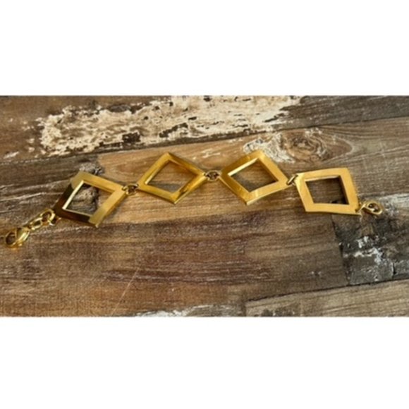 Gold Plated Asymmetrical Bracelet. NWOT - Picture 3 of 3